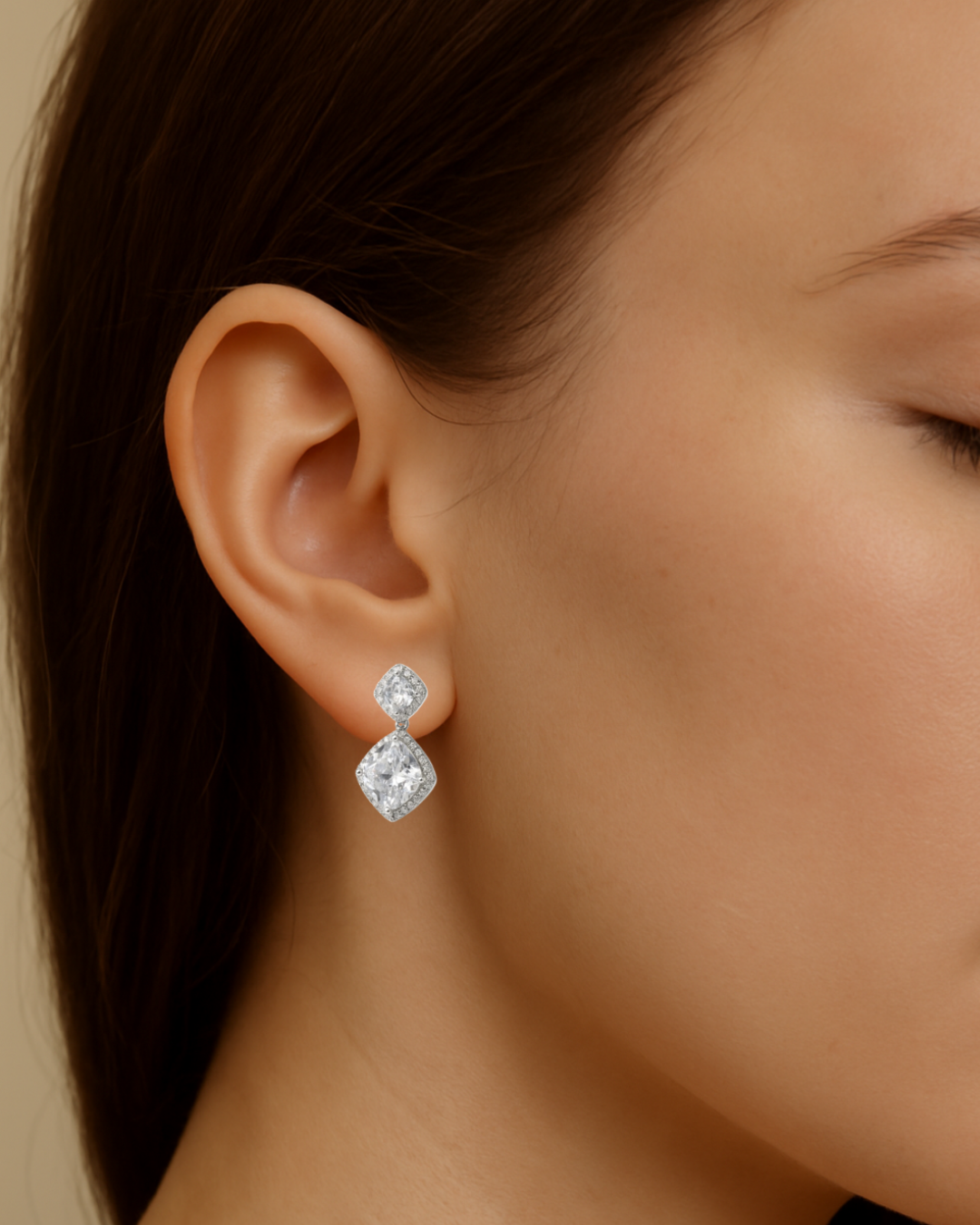 ORANA Celeste Cushion Halo Drops