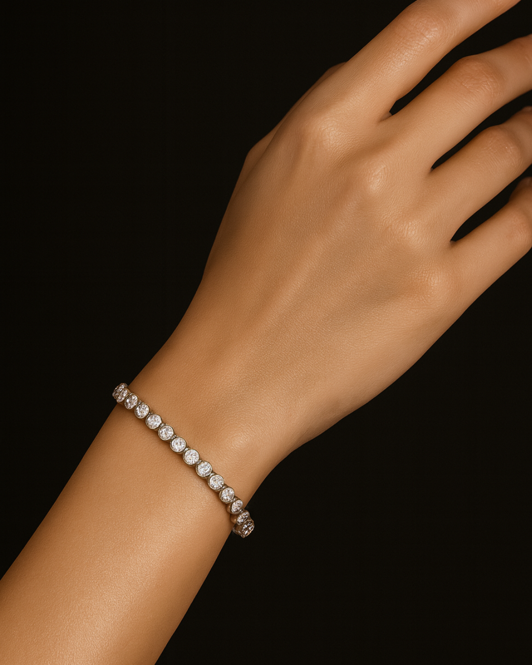 ORANA Luxe Bezel-Set Circular Tennis Bracelet (Silver Finish)