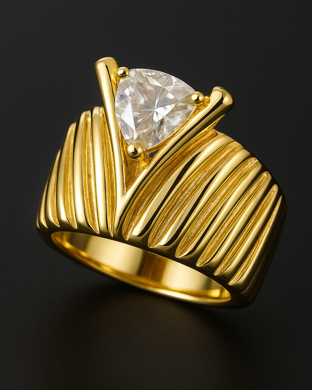 ORANA Regal V-Crest Gold Band